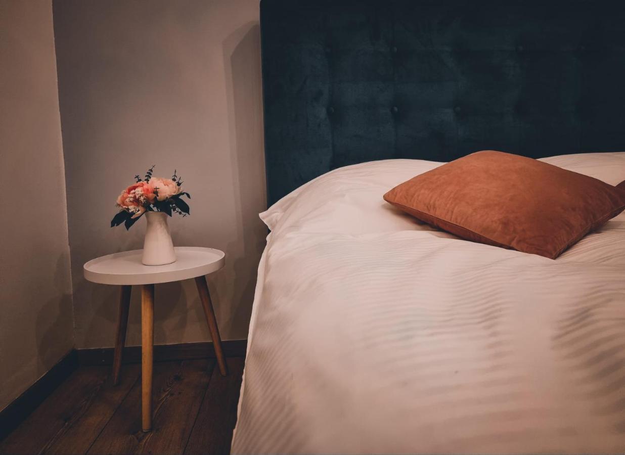 Home Central Apartment Brasov Bagian luar foto